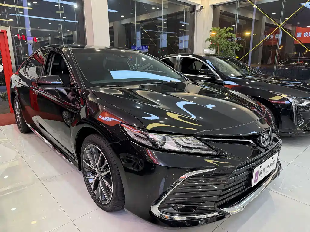 TOYOTA CAMRY