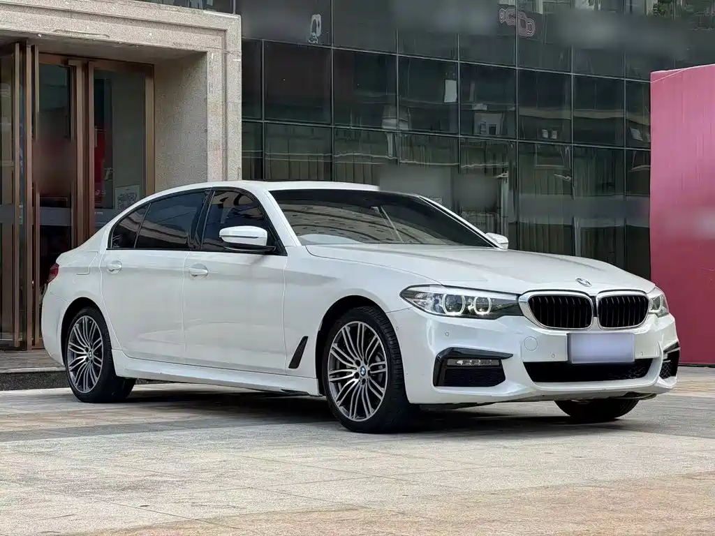 BMW 5 Series — миниатюра 14
