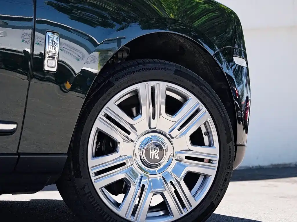 Rolls-Royce Cullinan — миниатюра 6