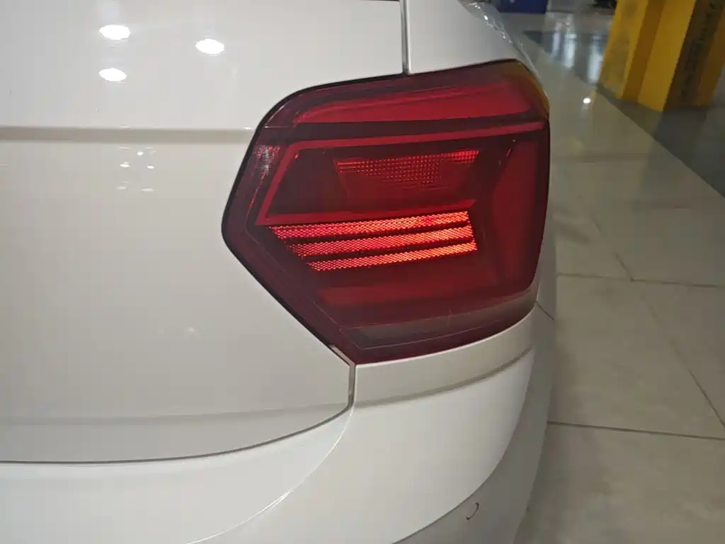 Volkswagen Polo — миниатюра 8