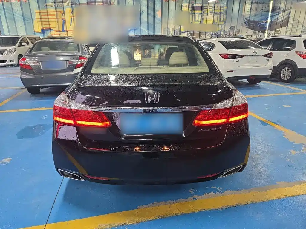 Honda Accord — миниатюра 16