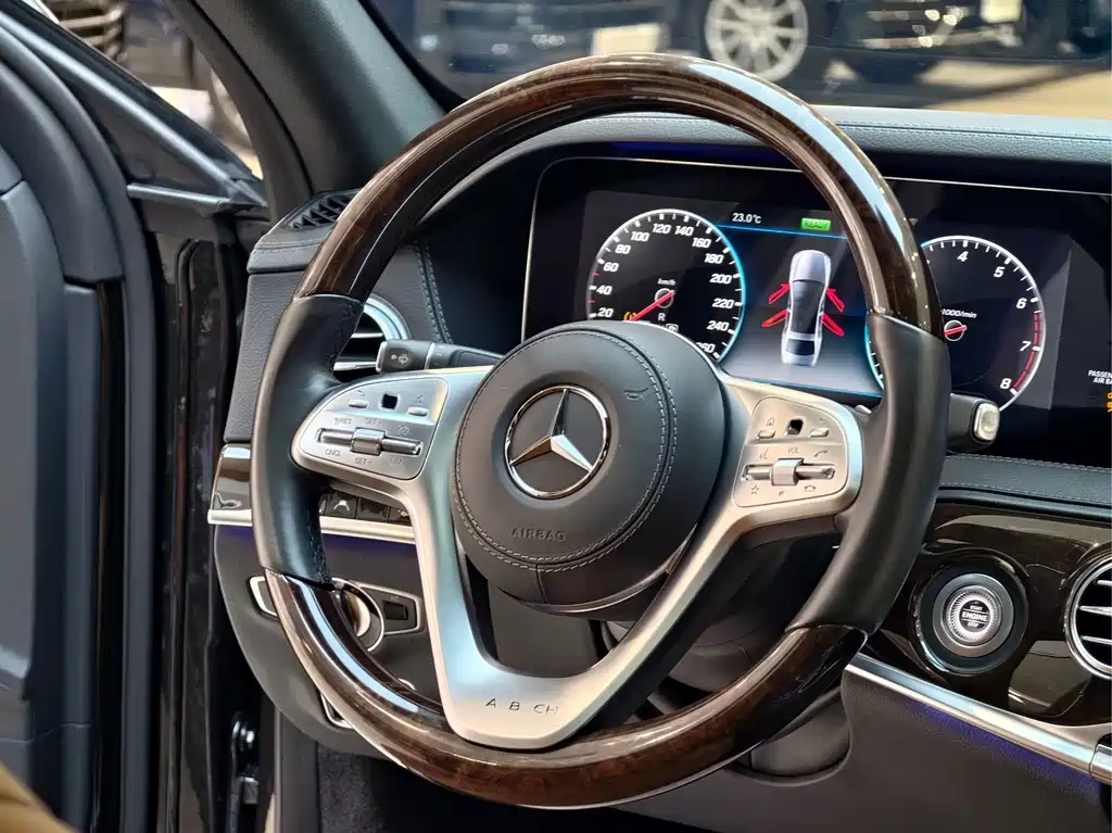 Mercedes-Benz S-Class — миниатюра 24