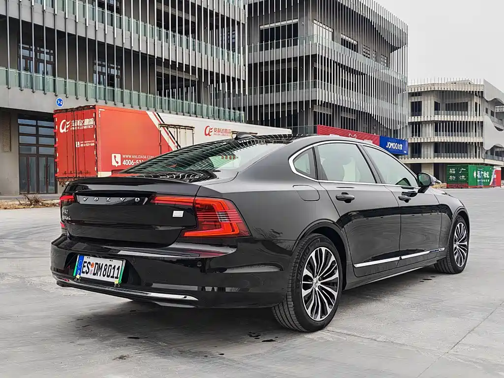 VOLVO S90 PLUG IN HYBRID