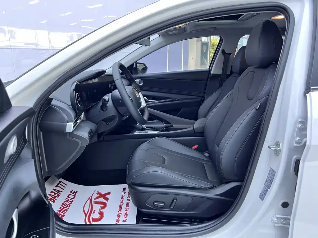 Hyundai Elantra — миниатюра 7