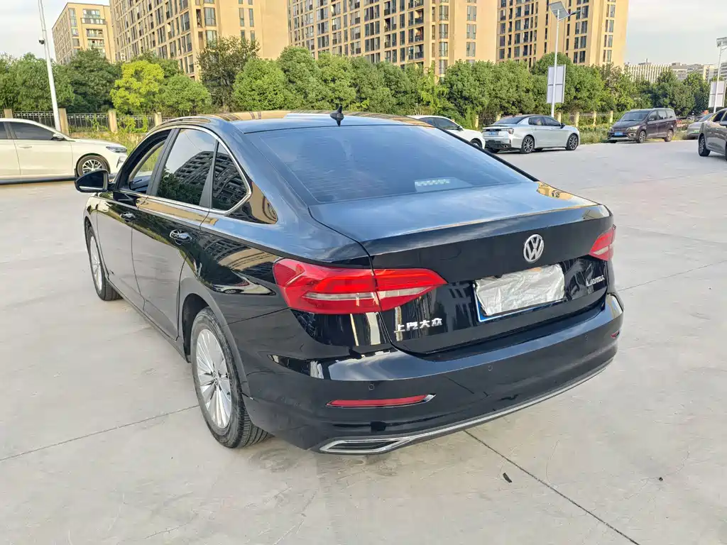 Volkswagen Lavida — миниатюра 6