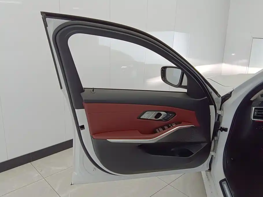 BMW 3 Series — миниатюра 7