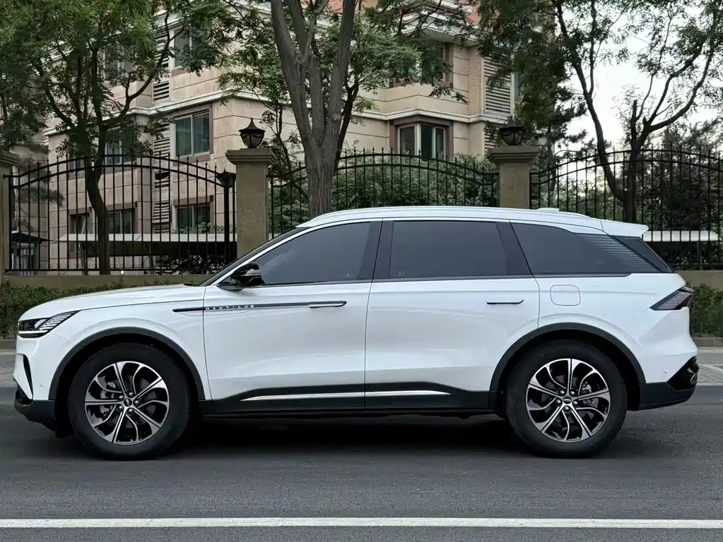 Lincoln Nautilus 2.0T 4WD Premium Comfort Edition, фото 7