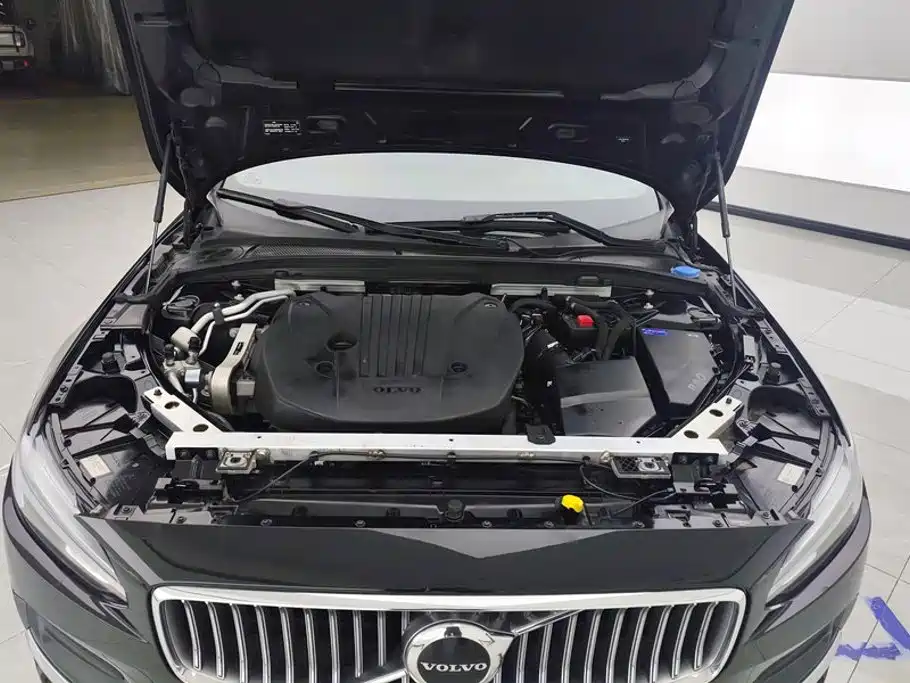 Volvo S90 — миниатюра 10
