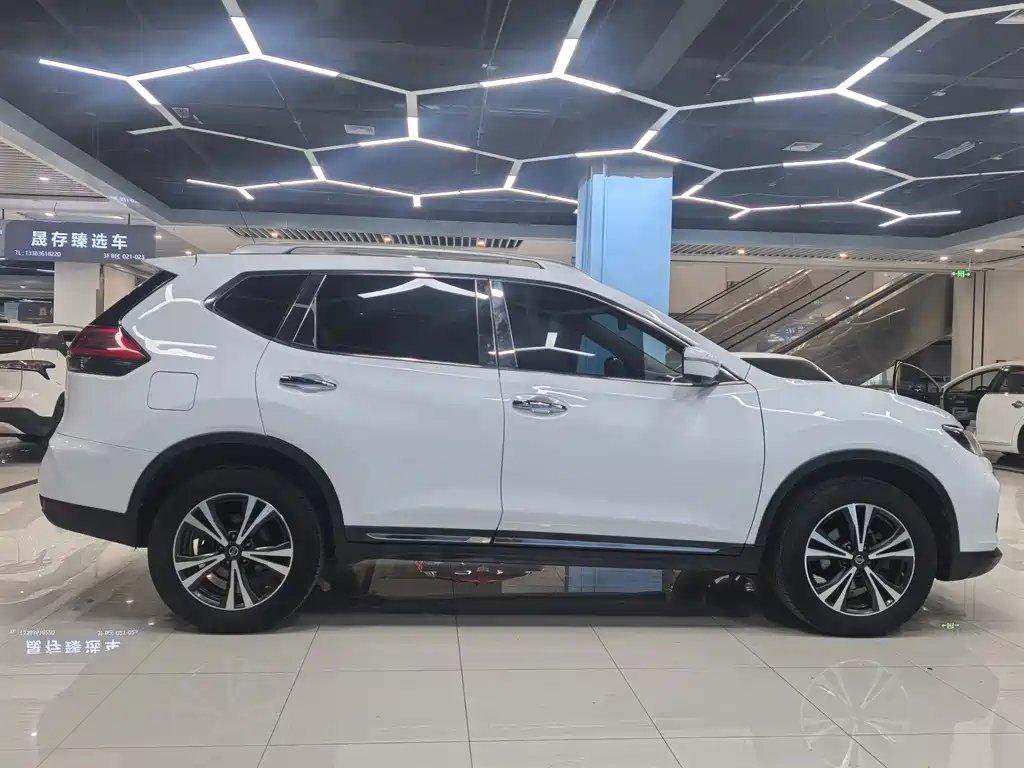 Nissan X-Trail 2017 2.5L CVT Luxury 4WD