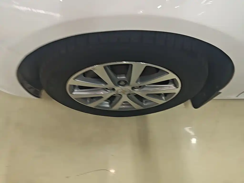 Chevrolet Malibu — миниатюра 23