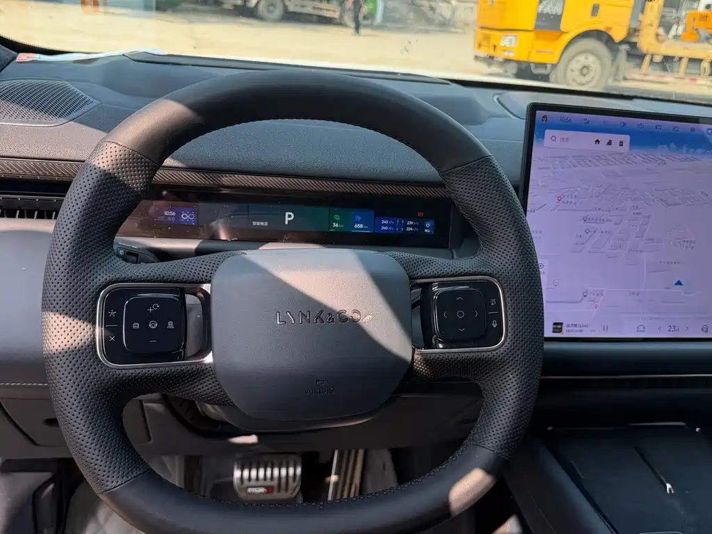 Lynk & Co 900 — миниатюра 16