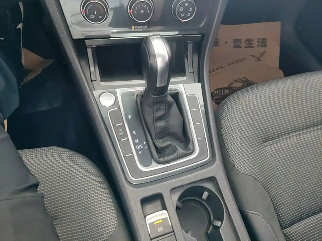 Volkswagen Golf — миниатюра 14