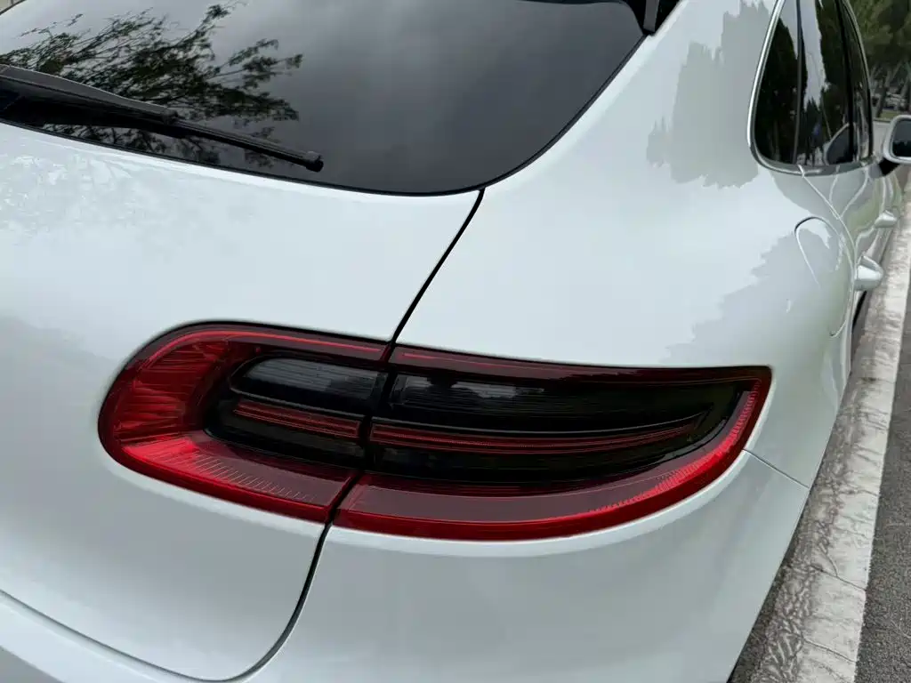 Porsche Macan — миниатюра 8