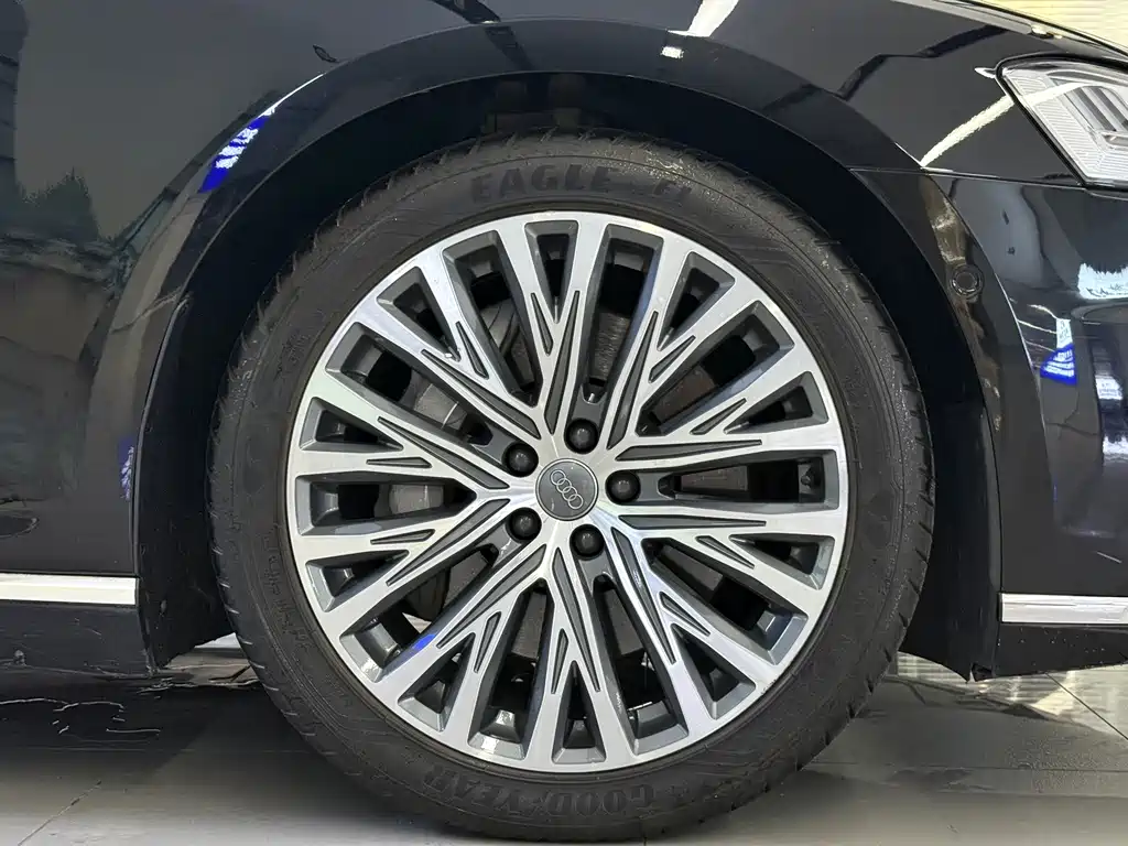 Audi A8 — миниатюра 18