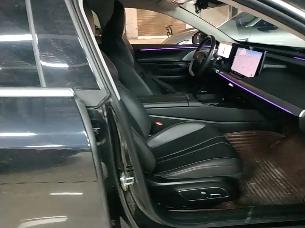 XPeng P7 — миниатюра 25