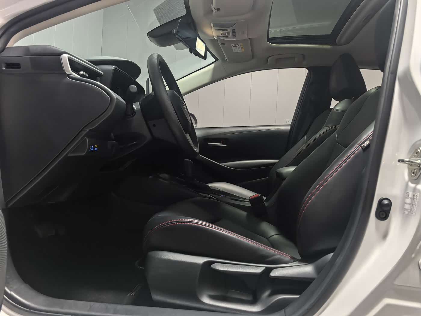Toyota Corolla 1.5 л 2022 г. Белый, пробег 8400 км