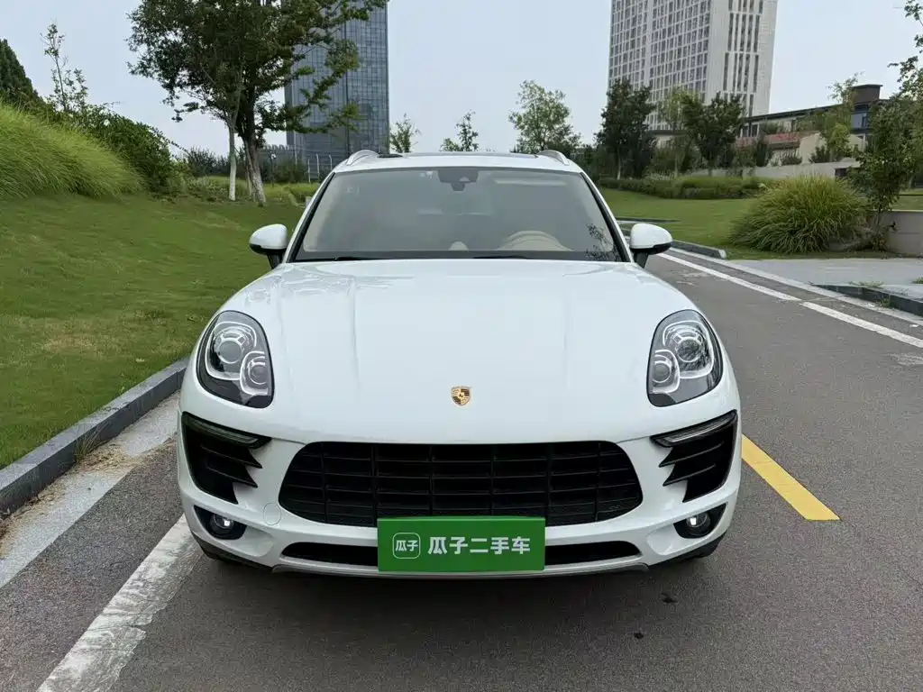 Porsche Macan — миниатюра 3