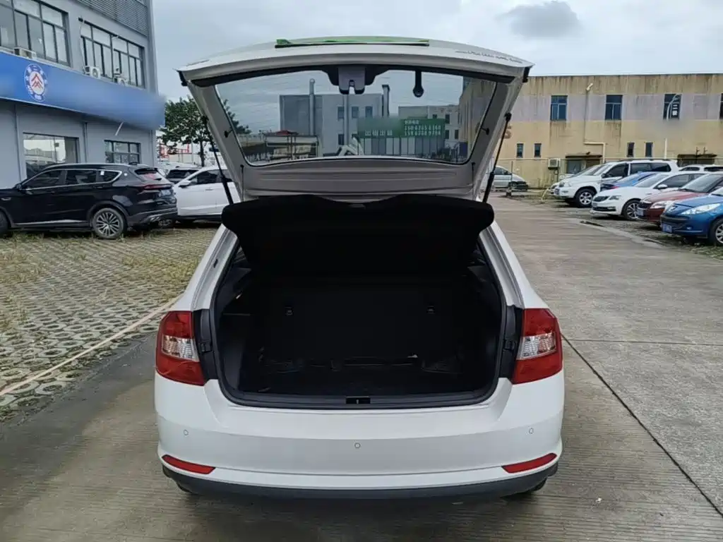 Skoda Rapid Spaceback — миниатюра 19