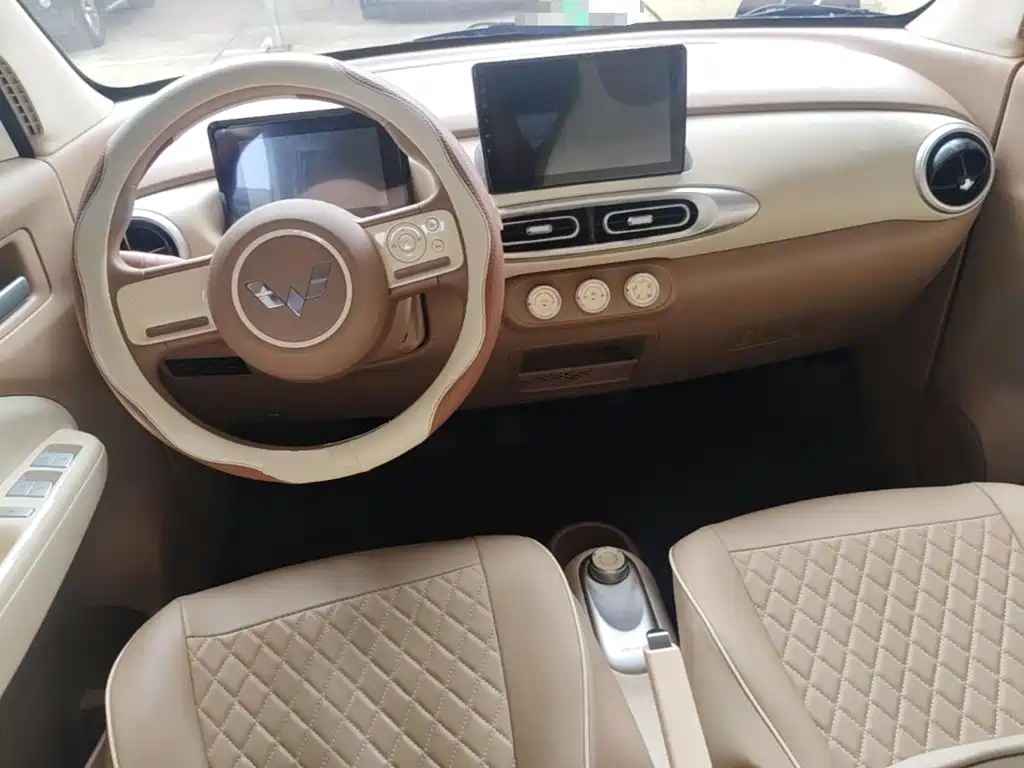 Wuling MINIEV — миниатюра 10