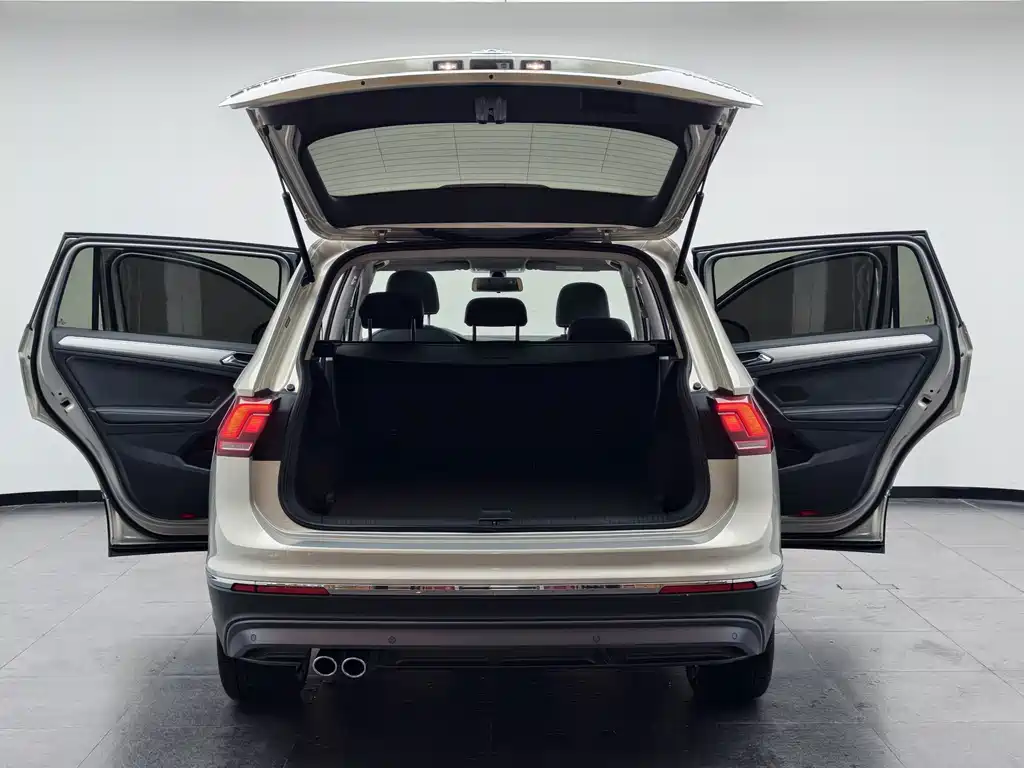 Volkswagen Tiguan L — миниатюра 23