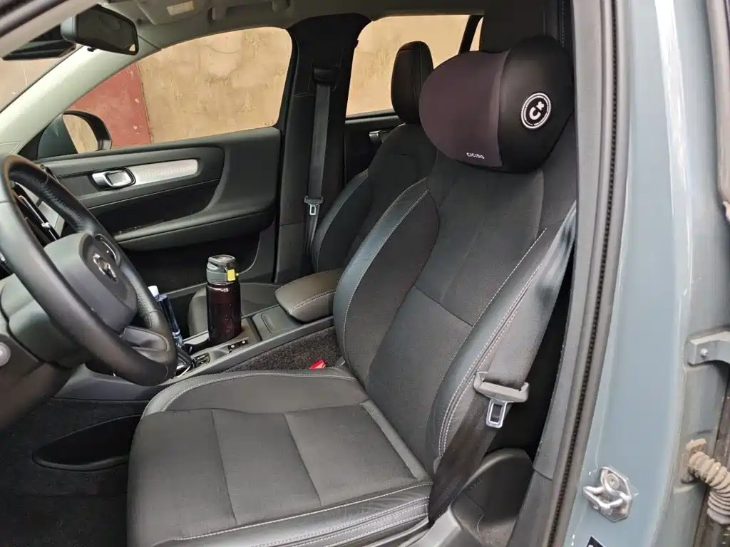 Volvo XC40 — миниатюра 8