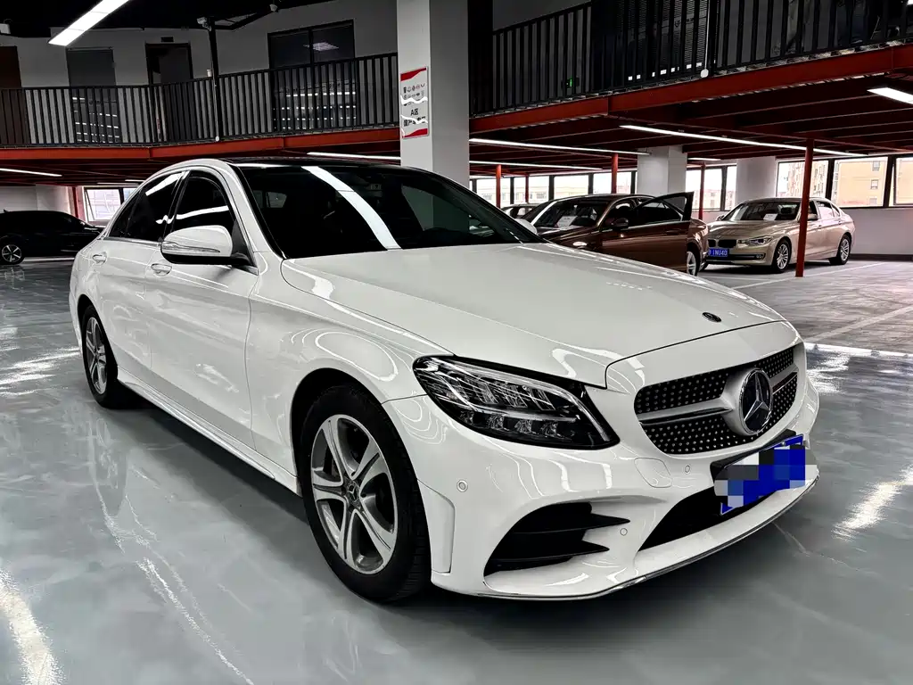 Mercedes-Benz C-Class — миниатюра 3