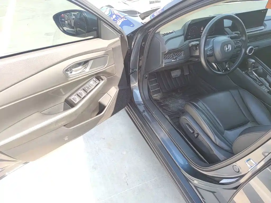Honda Accord — миниатюра 16