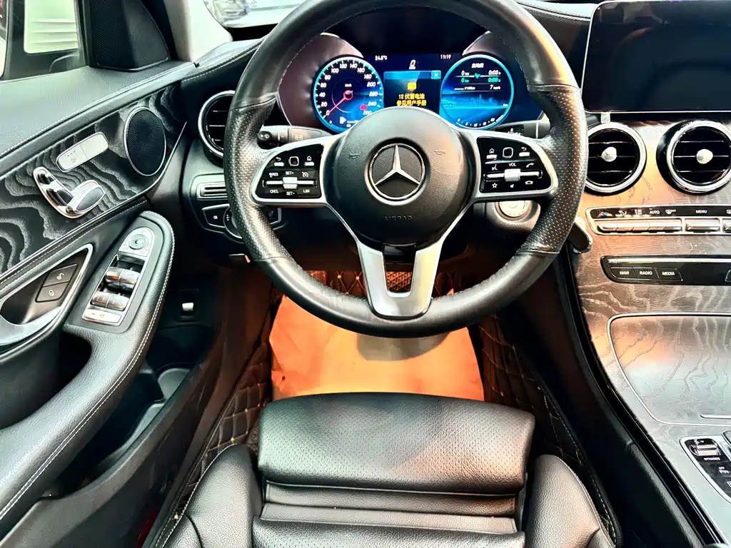 Mercedes-Benz C-Class — миниатюра 11