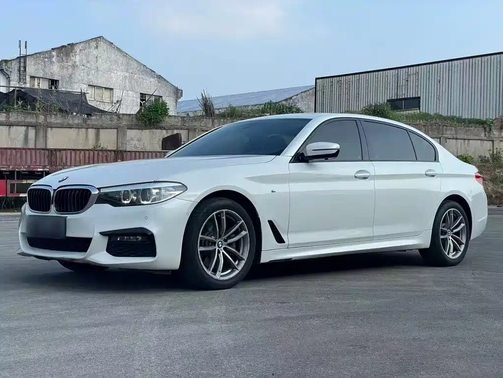 BMW 5 Series — миниатюра 2