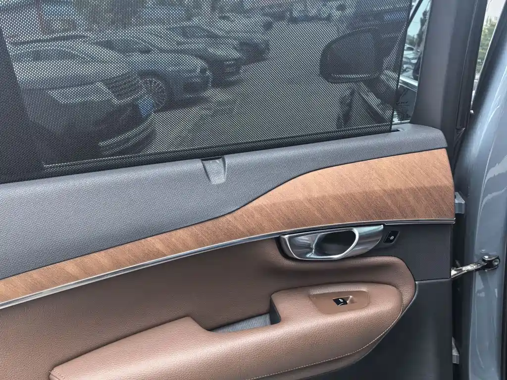 Volvo XC90 2021 B6 Luxury 7 мест