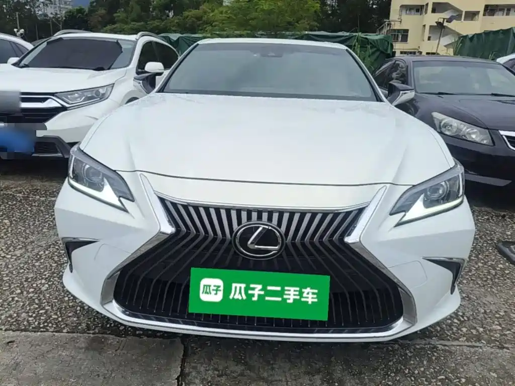 Lexus ES — миниатюра 3
