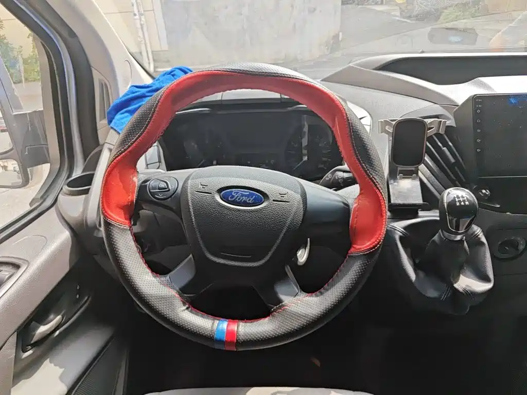 Ford Transit — миниатюра 3