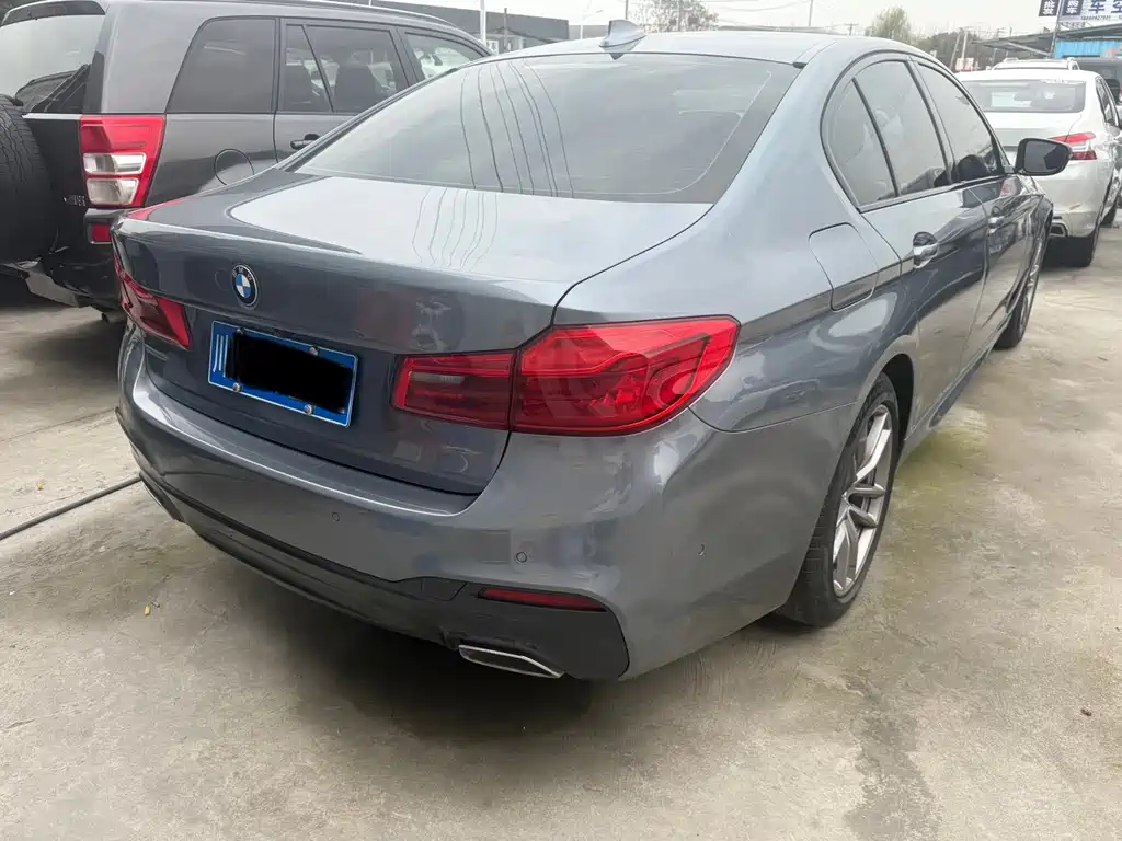 BMW 5 SERIES