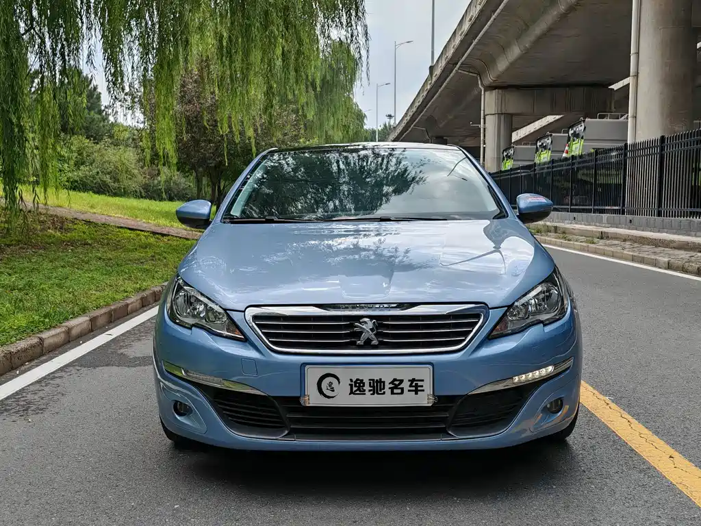PEUGEOT 308S
