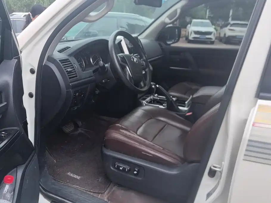 Toyota Land Cruiser — миниатюра 9
