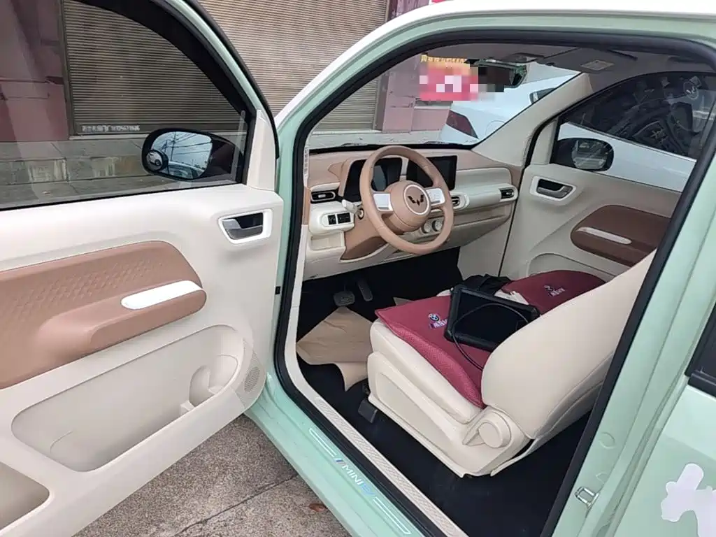 Wuling MINIEV — миниатюра 16