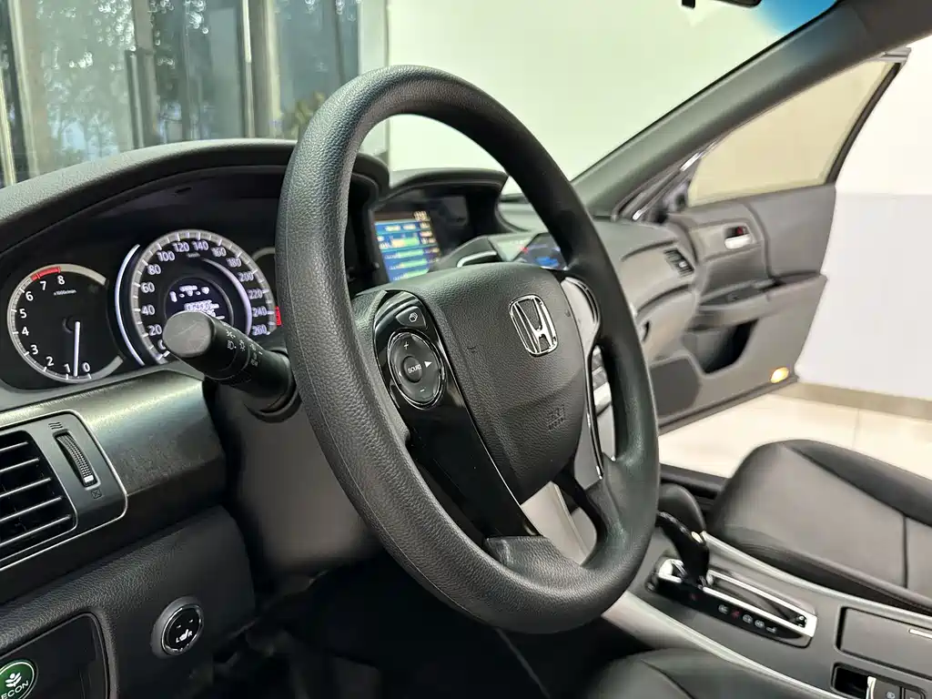 Honda Accord — миниатюра 12