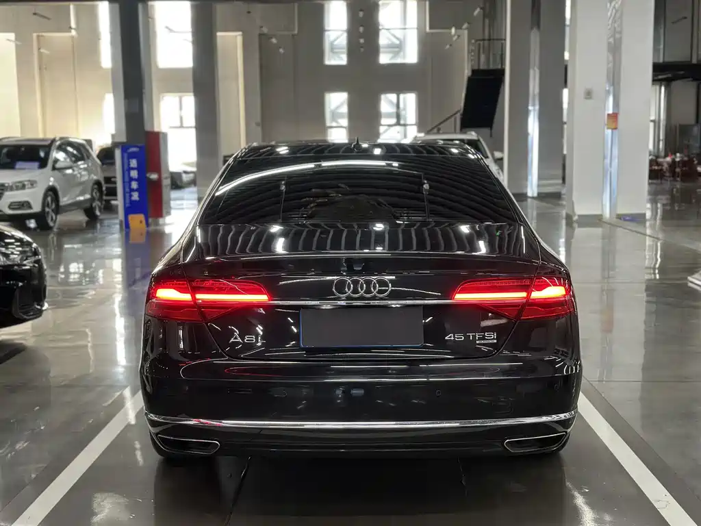 Audi A8 — миниатюра 8