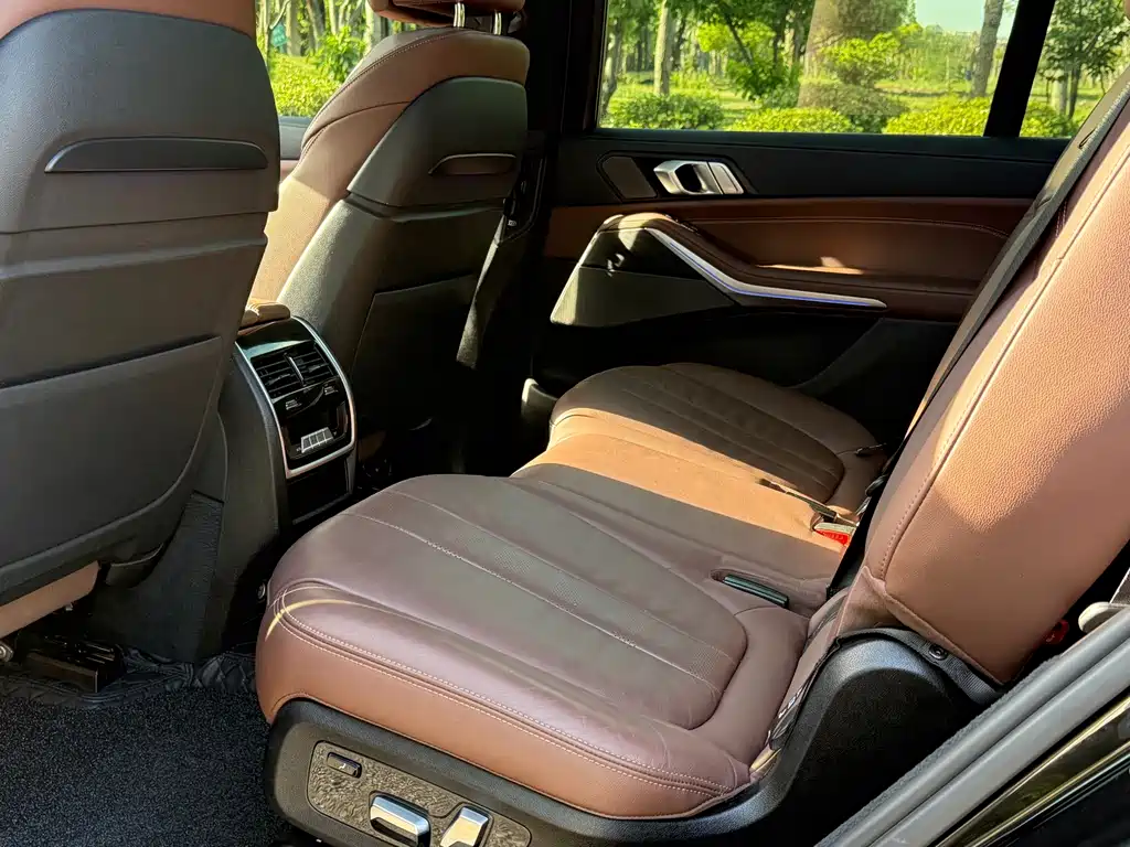 BMW X7 — миниатюра 8