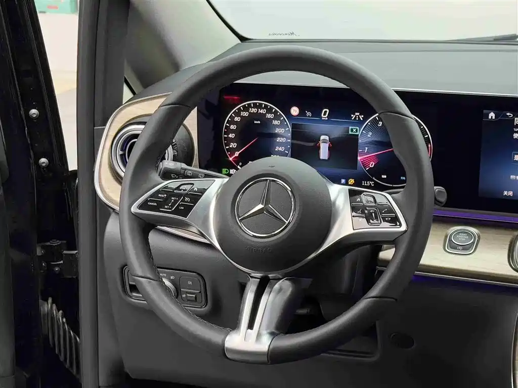 MERCEDES-BENZ V CLASS