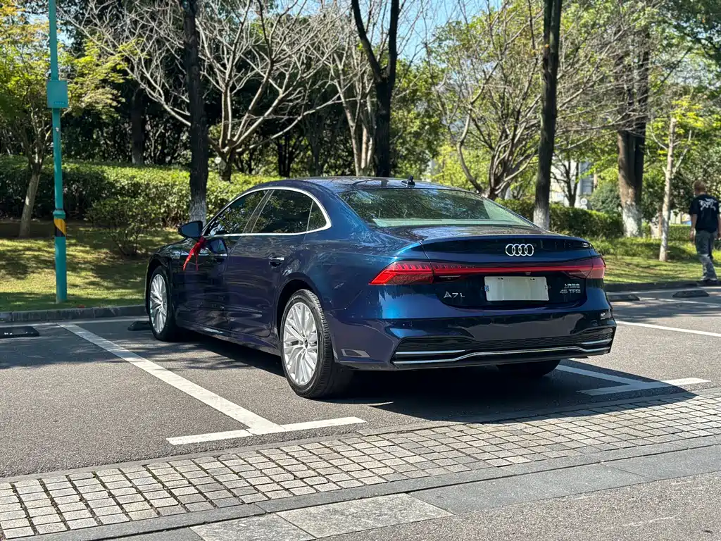 Audi A7L — миниатюра 11