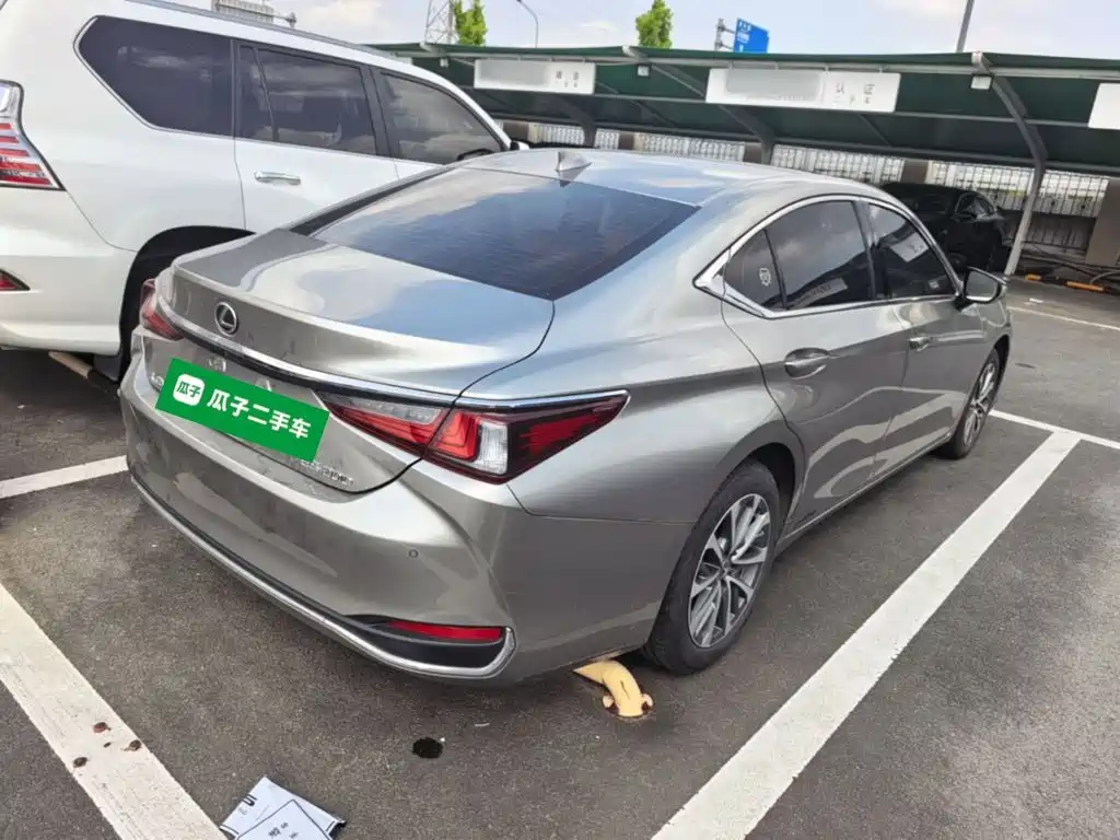 Lexus ES — миниатюра 7