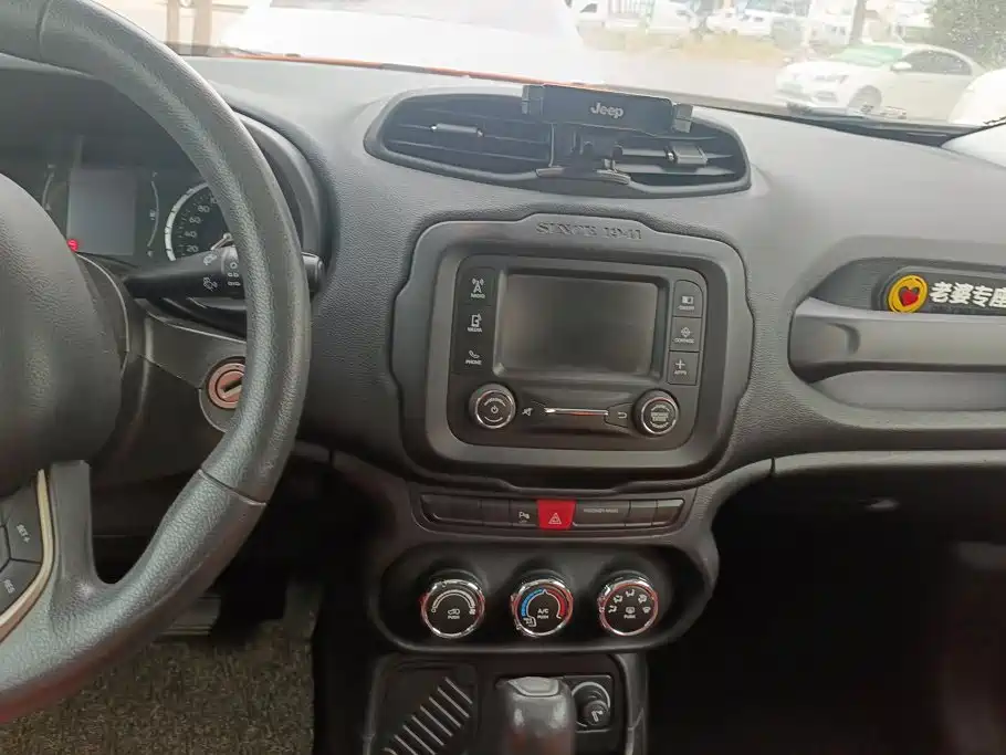 Jeep Renegade — миниатюра 13