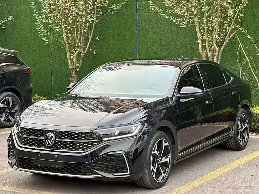 Volkswagen Passat 2022