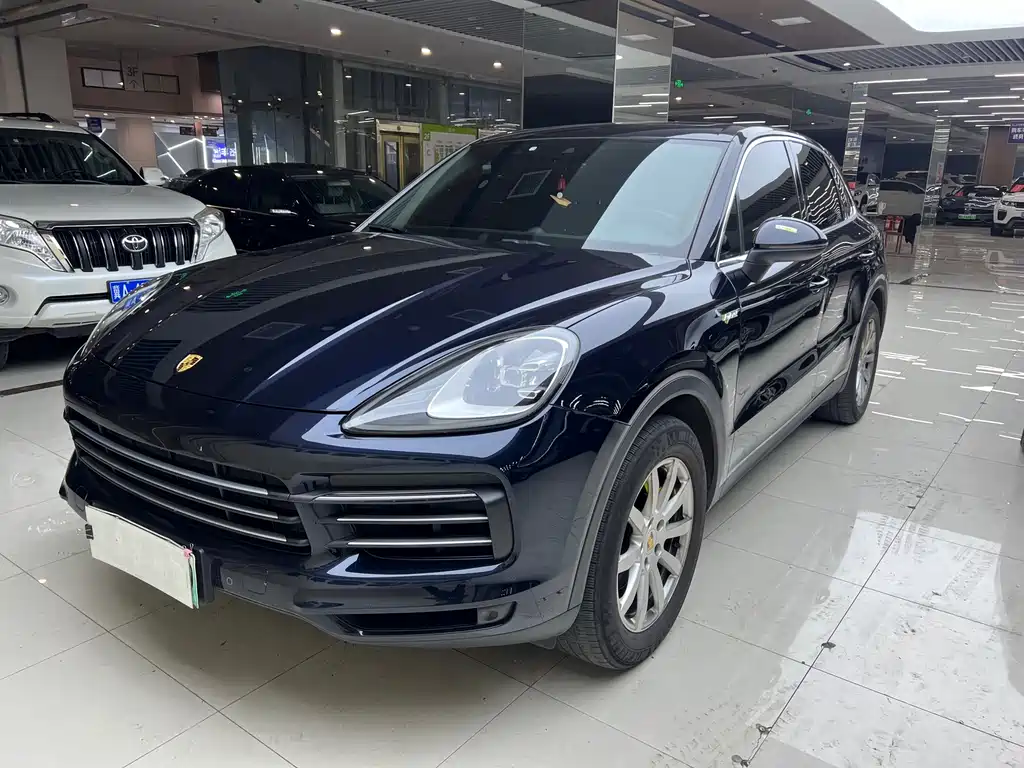 Porsche Cayenne Hybrid 2021