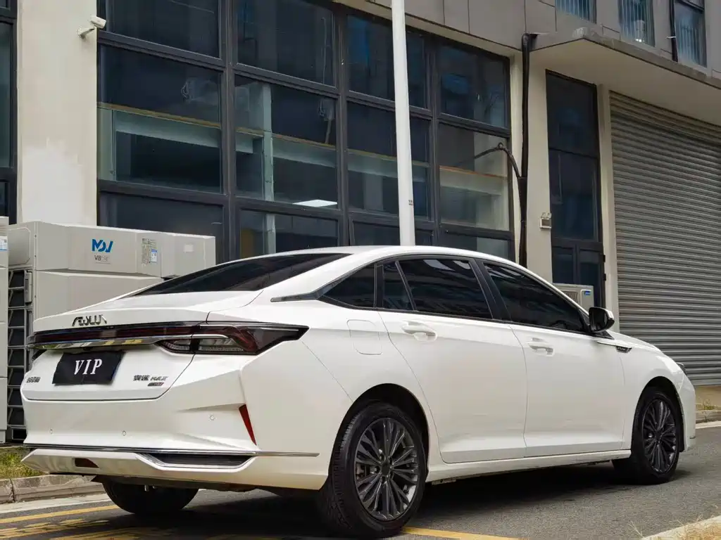 DONGFENG YI HYUN MAX