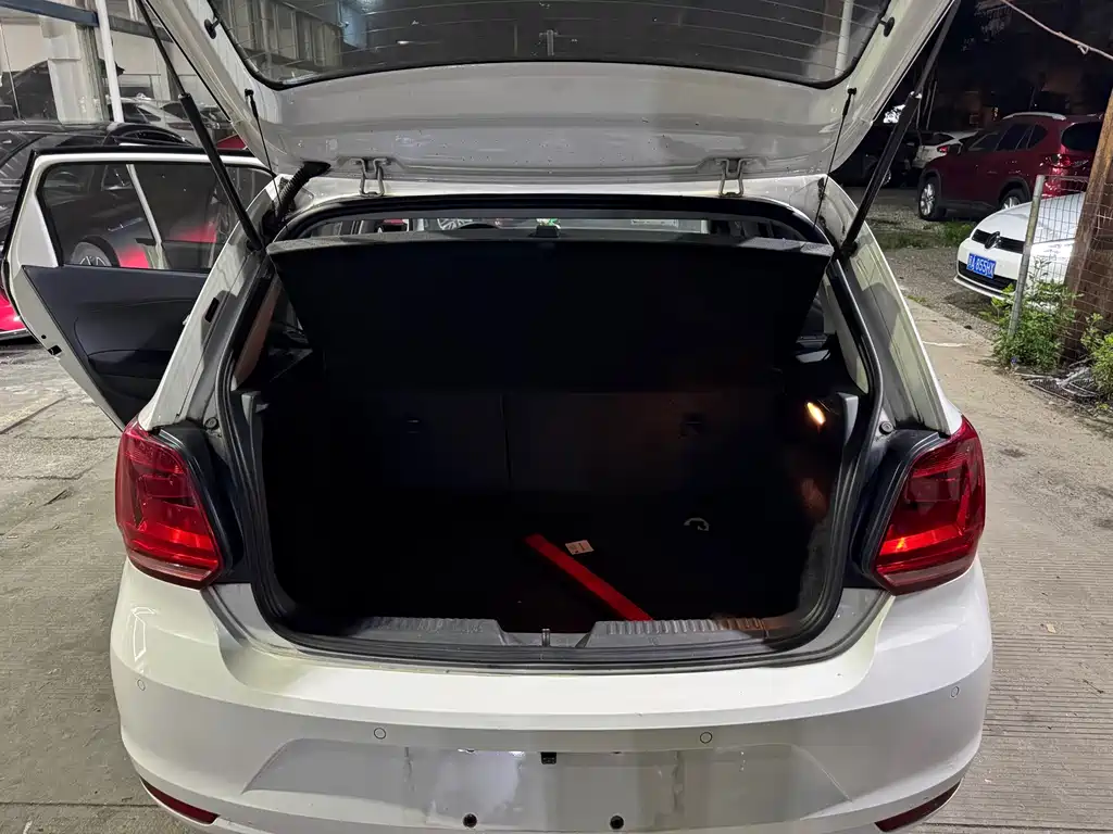 Volkswagen Polo — миниатюра 9