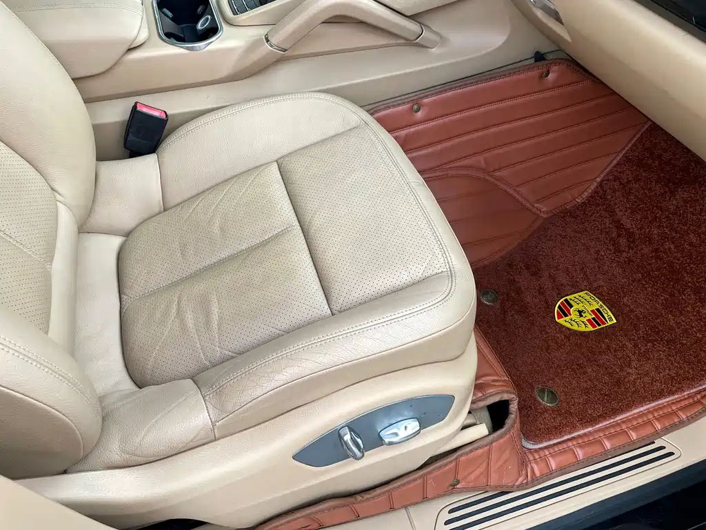 Porsche Cayenne — миниатюра 15