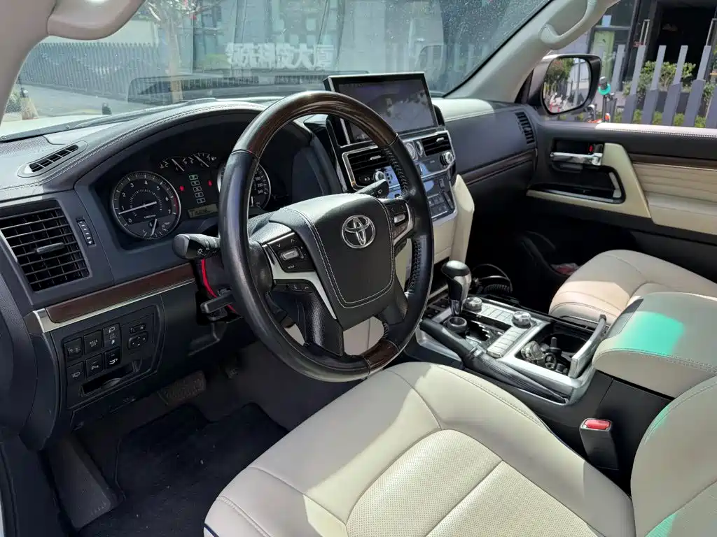 Toyota Land Cruiser — миниатюра 7