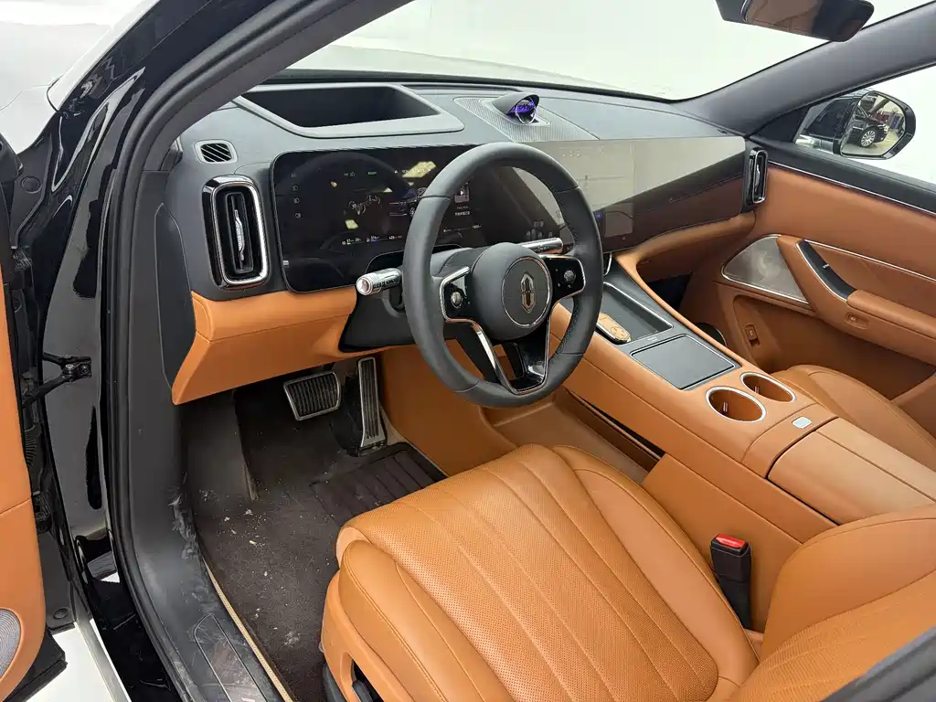 Aito M8 2025 Max+ 53.4kWh 5 мест (192 ）